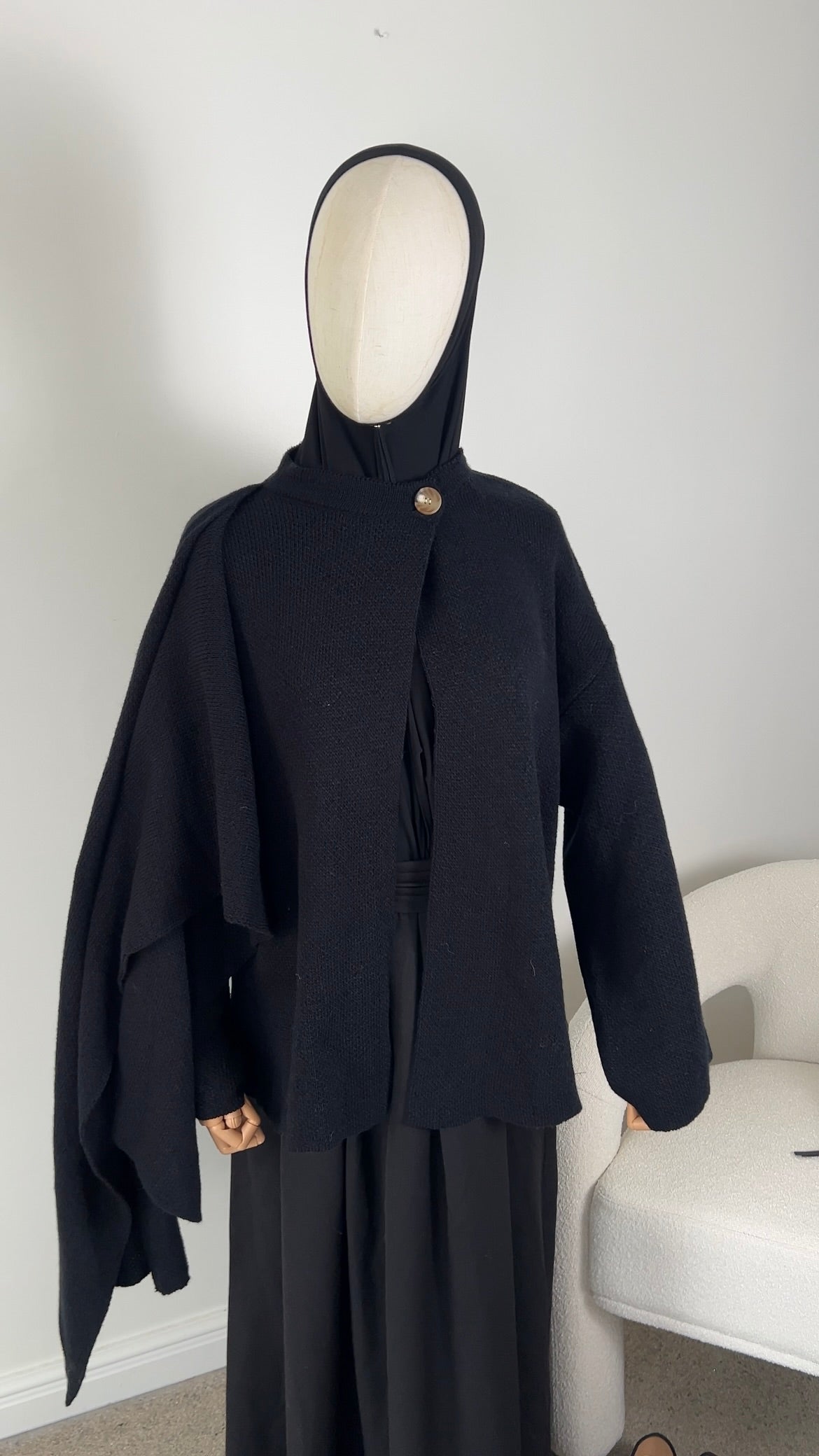 KNIT SCARF PONCHO BLACK