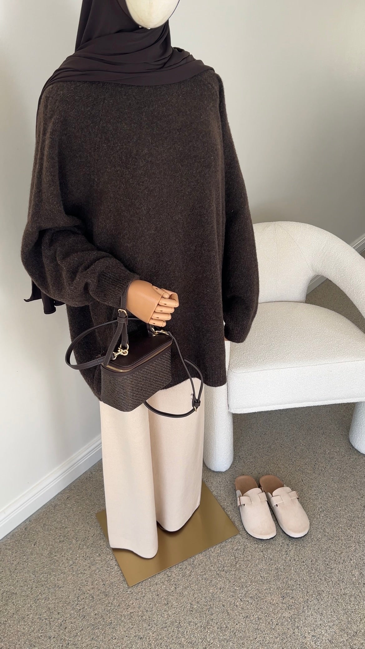 KNIT SWEATER DARK BROWN