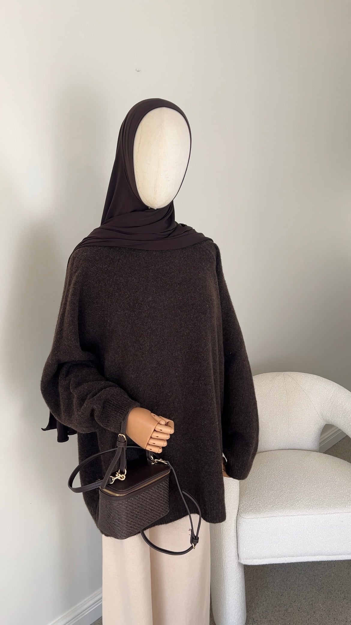 KNIT SWEATER DARK BROWN