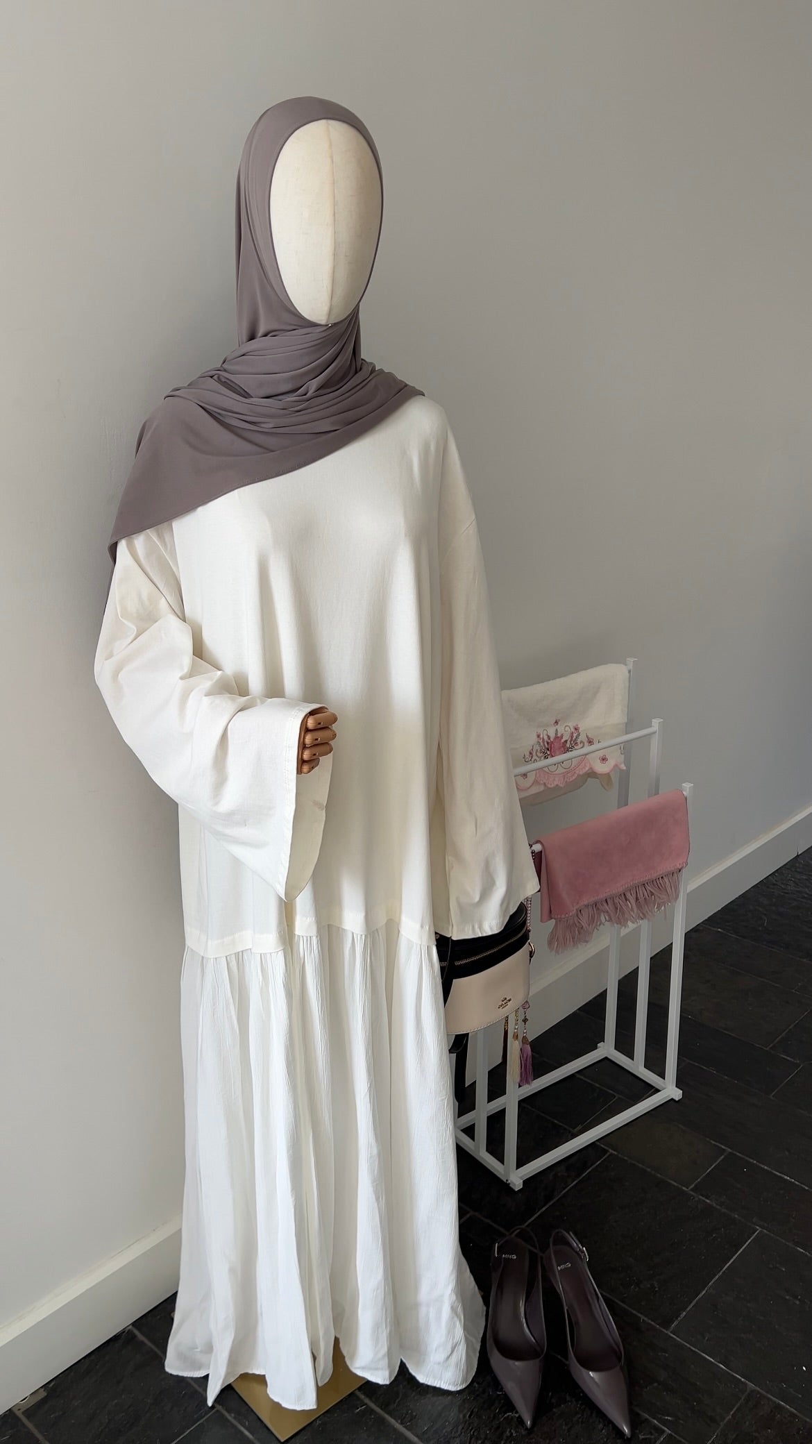 LONGSLEEVE RUFFLE DRESS OFF-WHITE