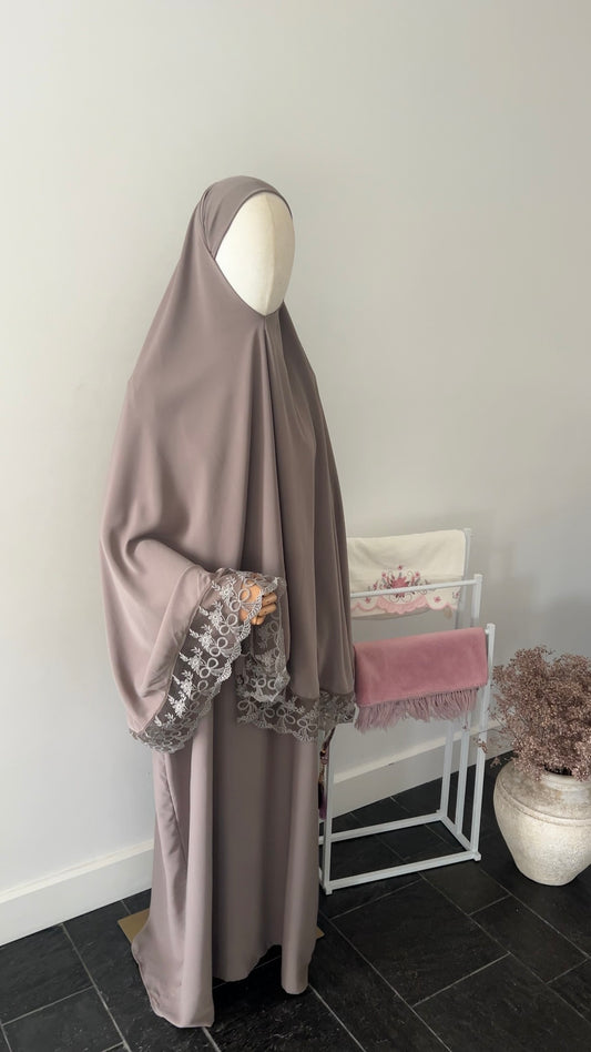 LACE KHIMAR SET TAUPE