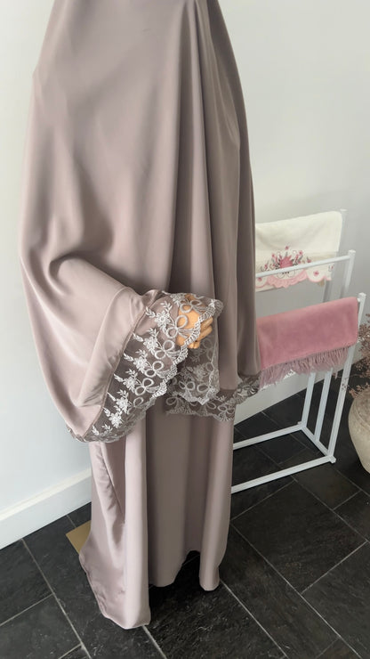 LACE KHIMAR SET TAUPE