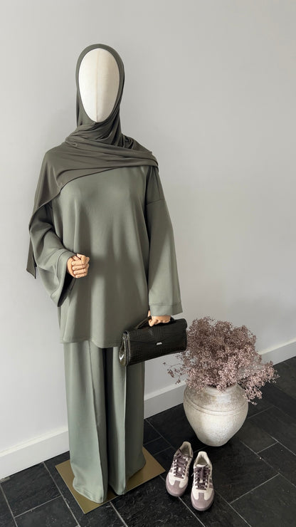 ESSENTIAL SET KHAKI