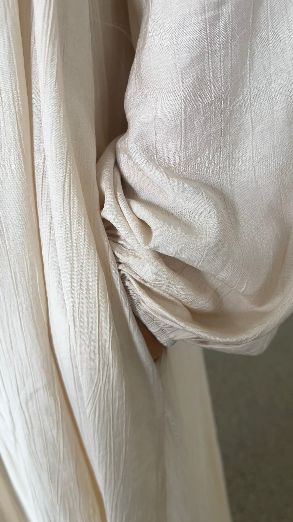 SOFT VISCOSE ABAYA BEIGE