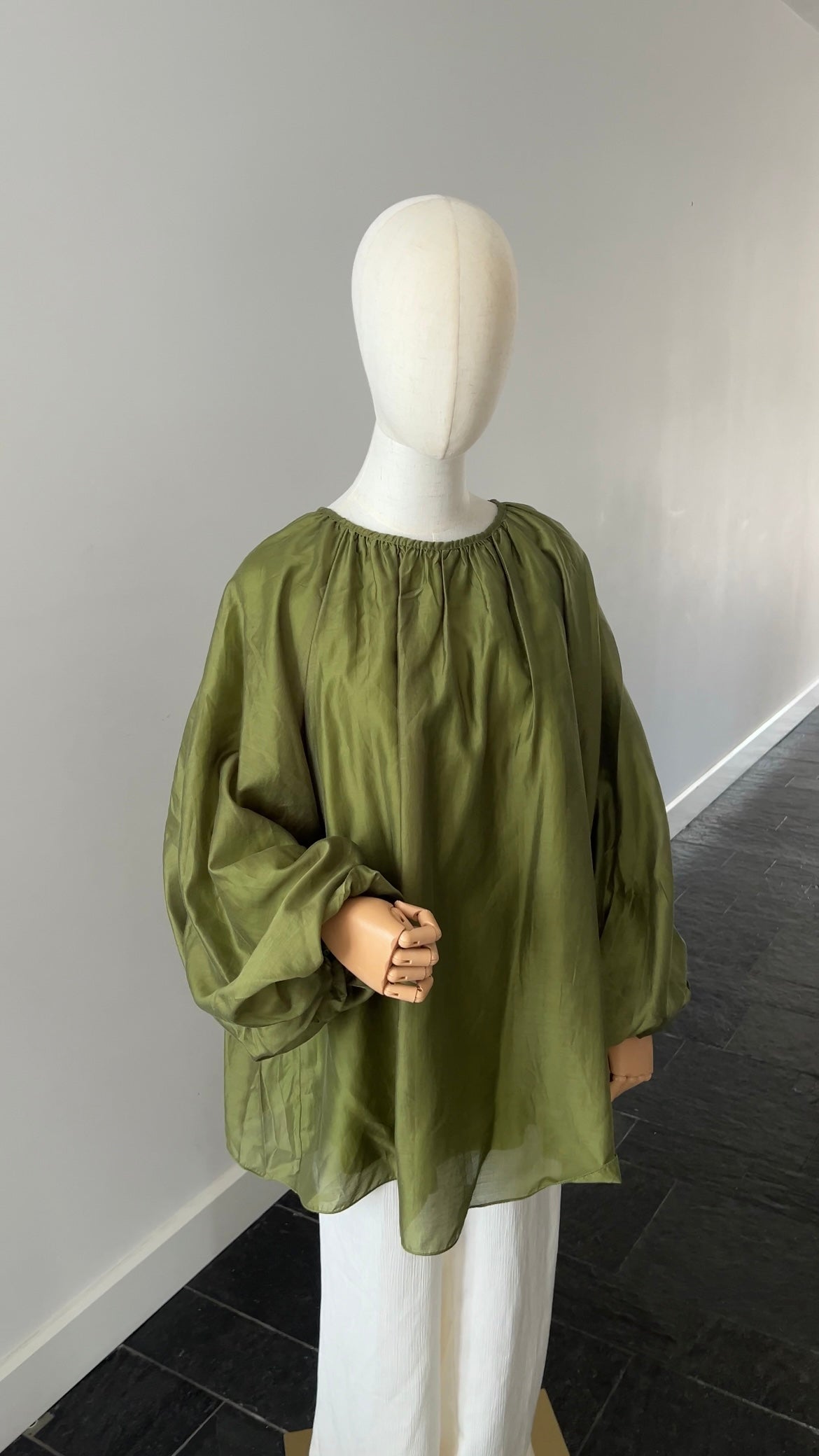 CLOUD TOP OLIVE (double lined, not see through)