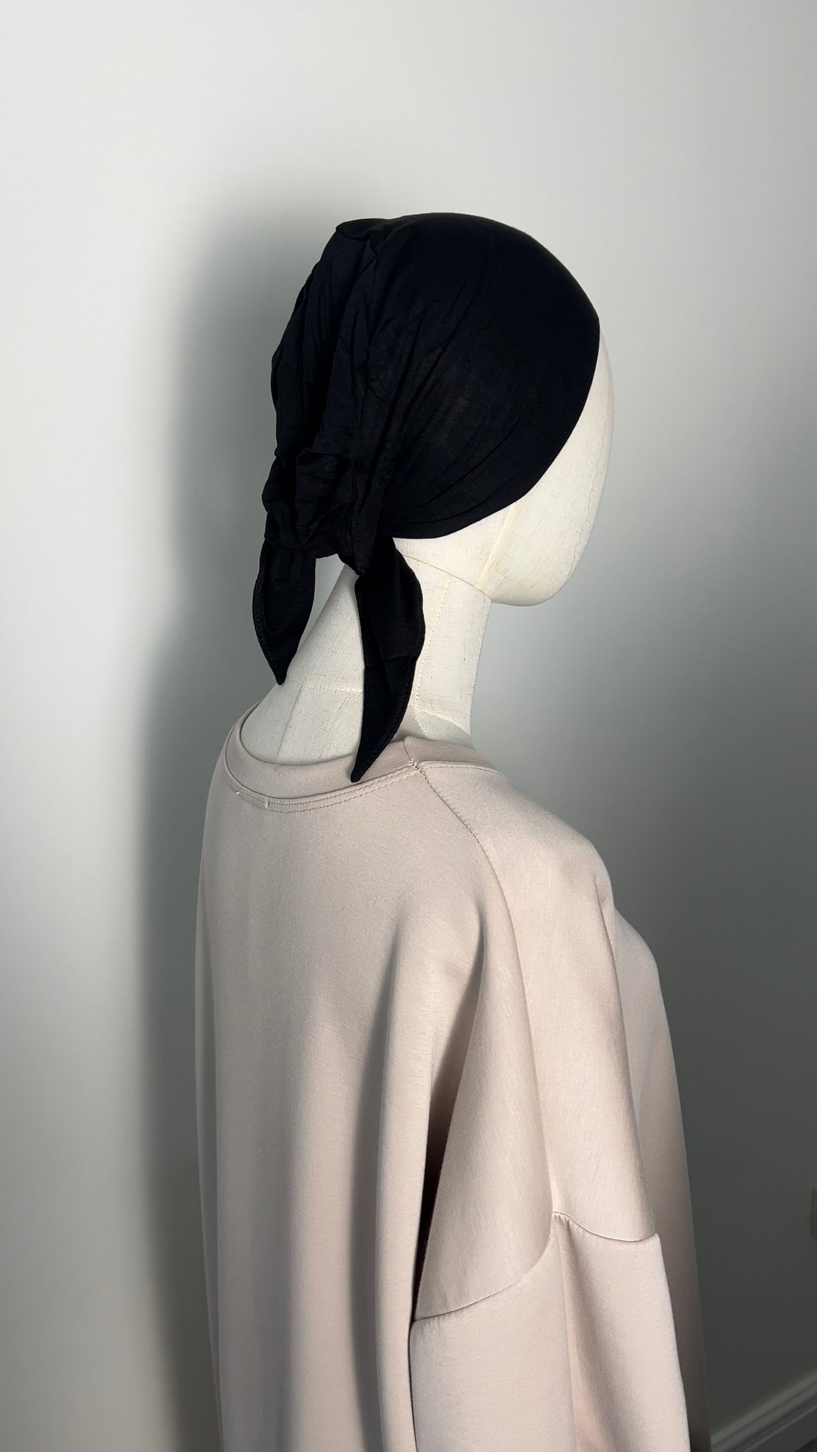 UNDER CAP BLACK