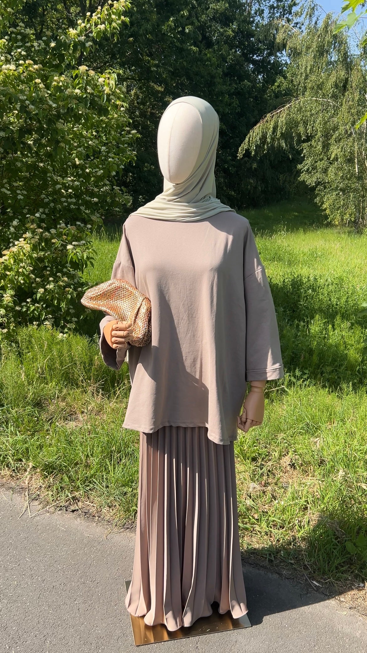 PLISSÉ SKIRT TAUPE
