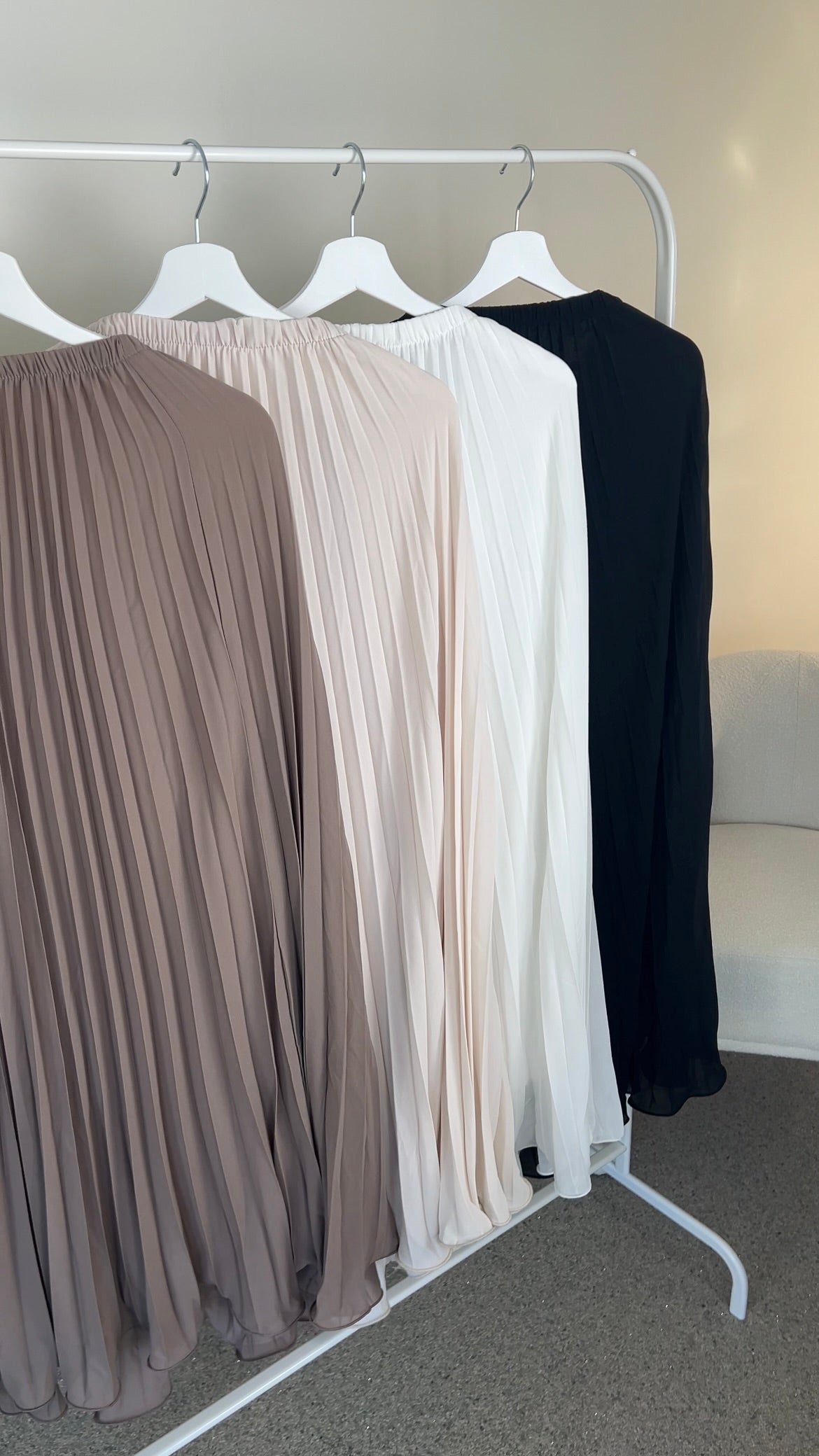 DOUBLE LINED PLISSÉ SKIRT BLACK