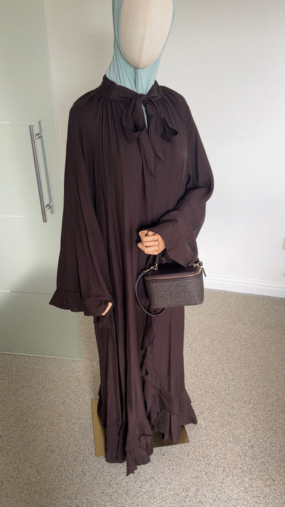 AIRY RUFFLE DRESS DARK BROWN