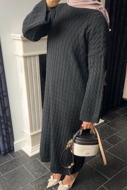 BLACK CABLE DRESS