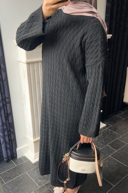 BLACK CABLE DRESS