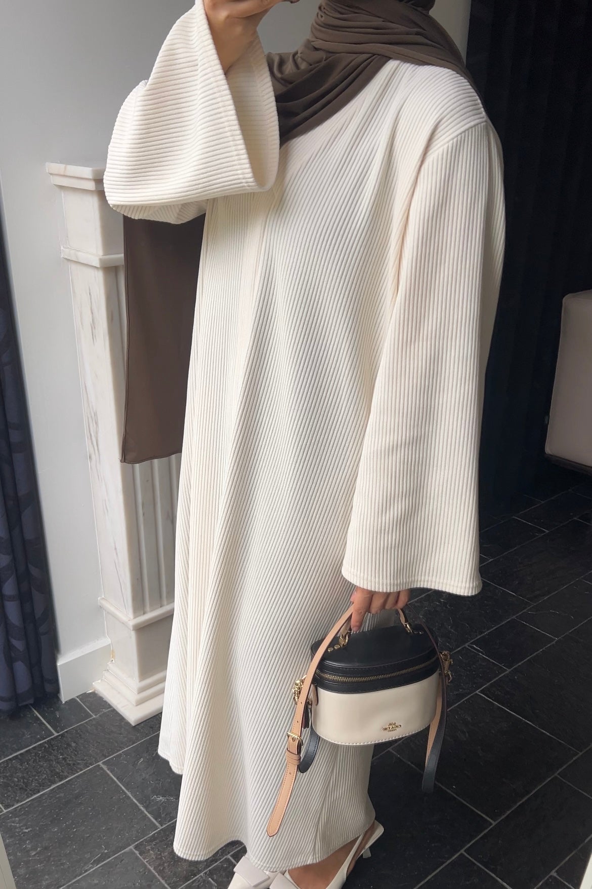 OFF-WHITE RIBBED ABAYA