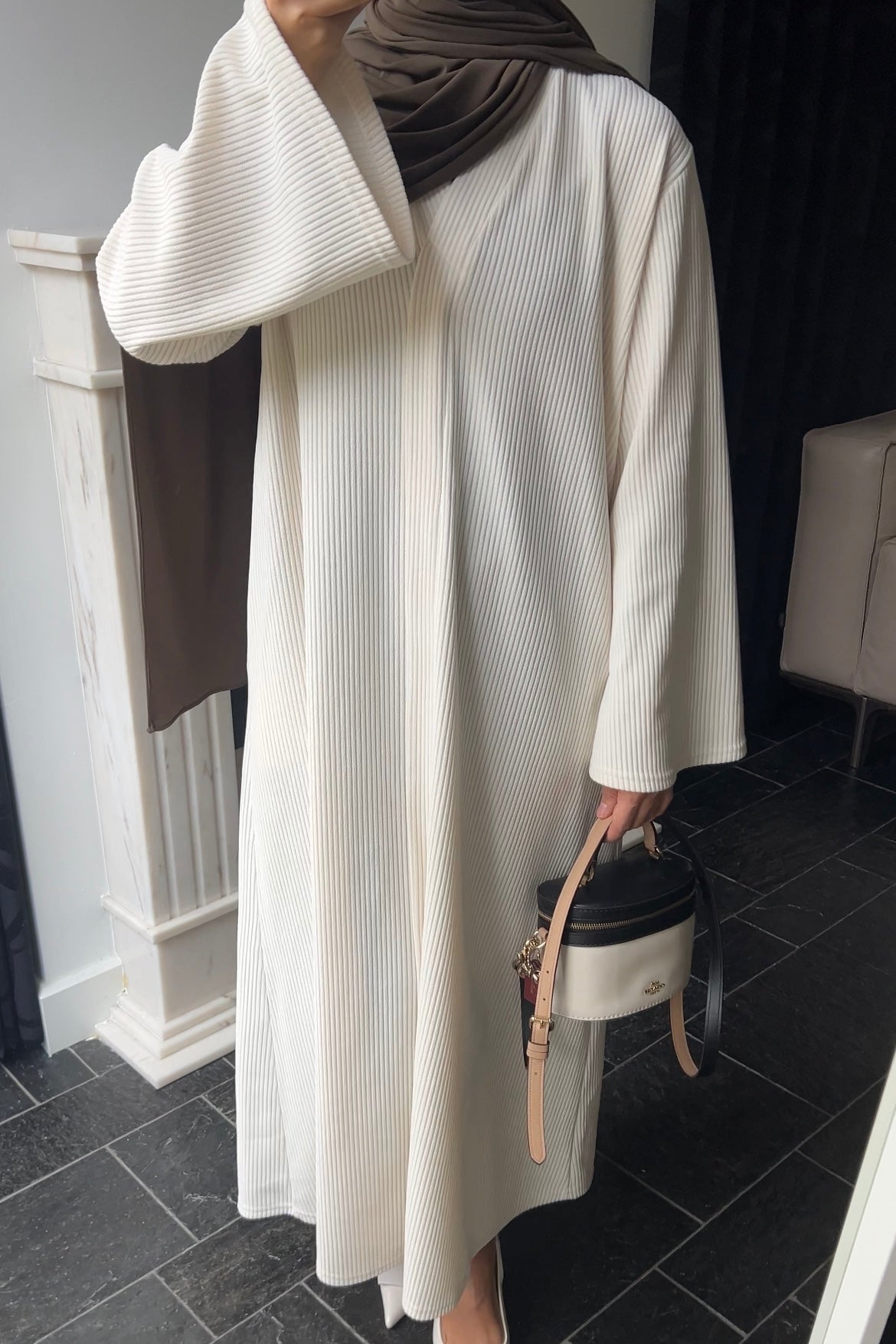 OFF-WHITE RIBBED ABAYA