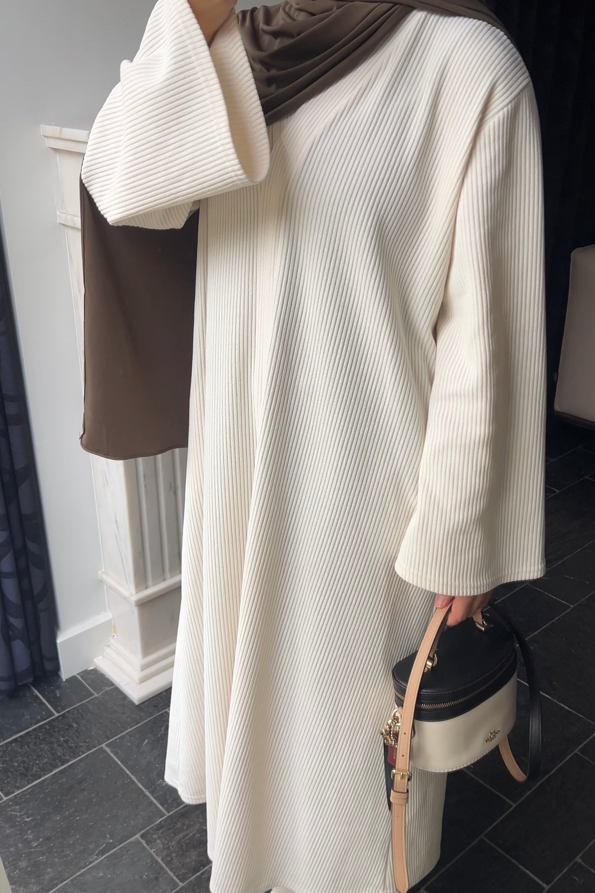 OFF-WHITE RIBBED ABAYA