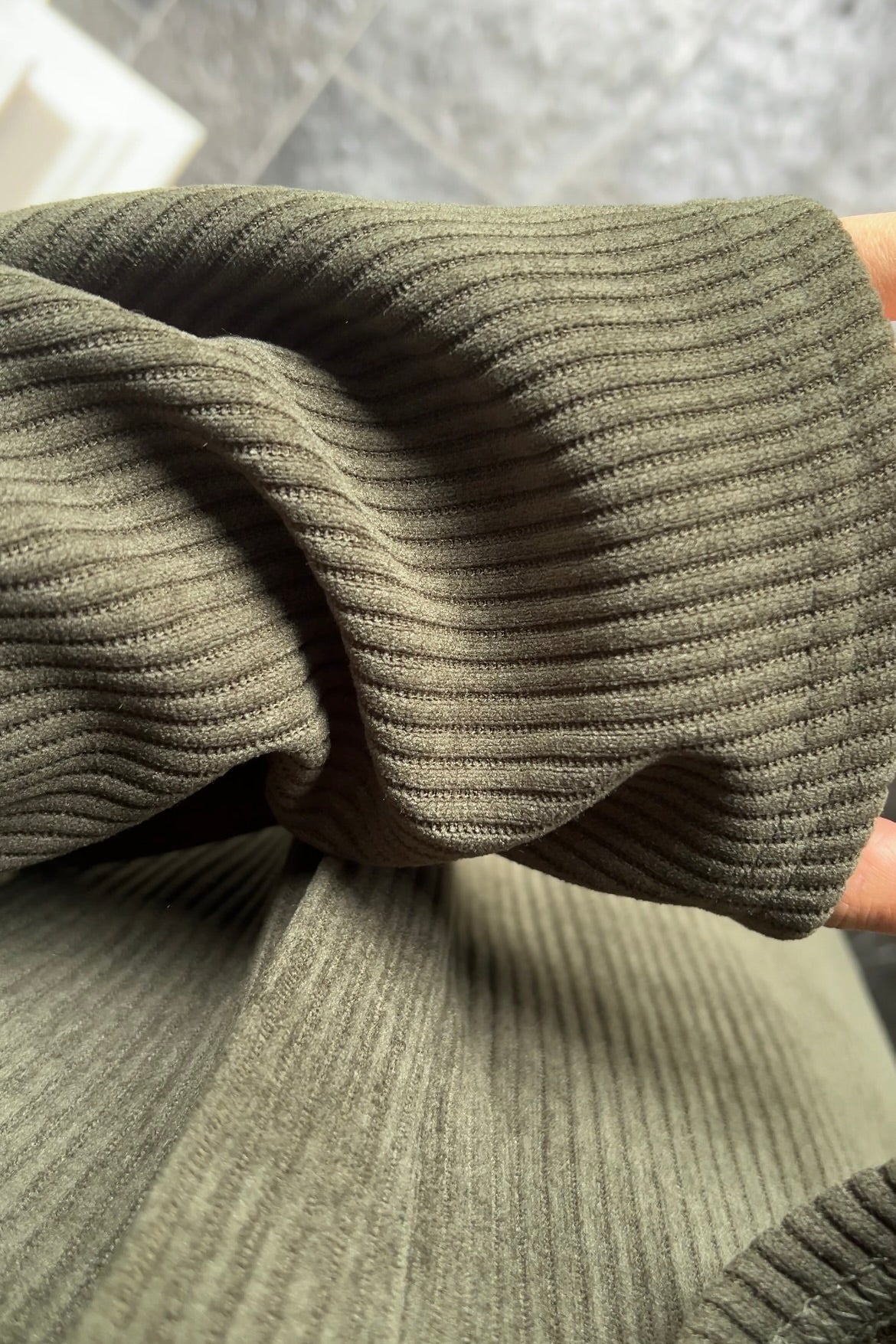 KHAKI RIBBED ABAYA