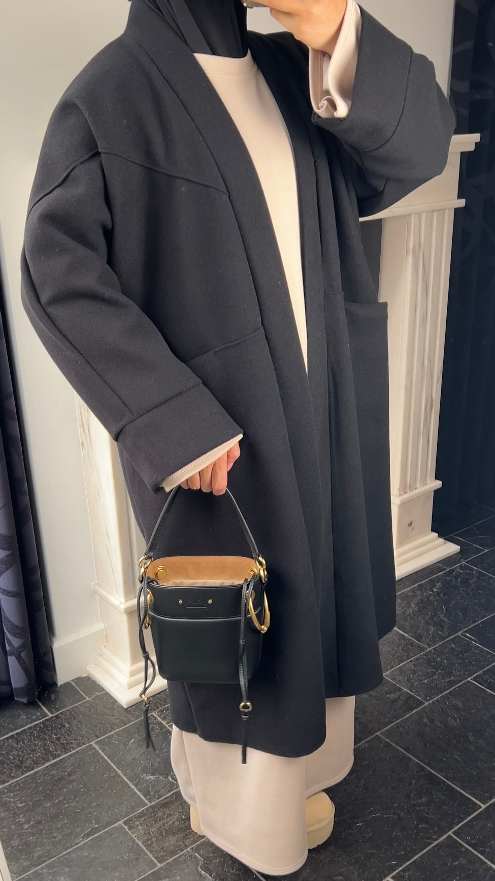 BLACK OVERSIZED COAT