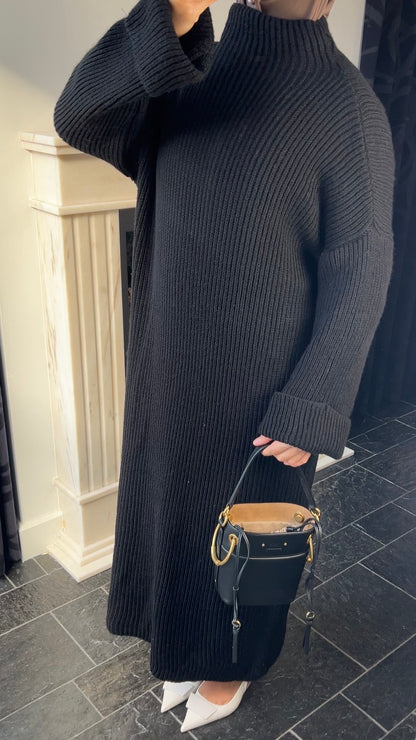 BLACK KNIT DRESS