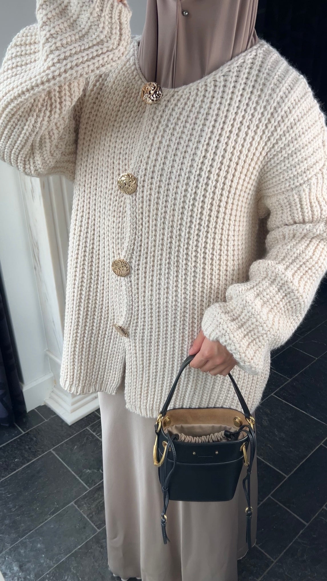 BEIGE BUTTON CARDIGAN