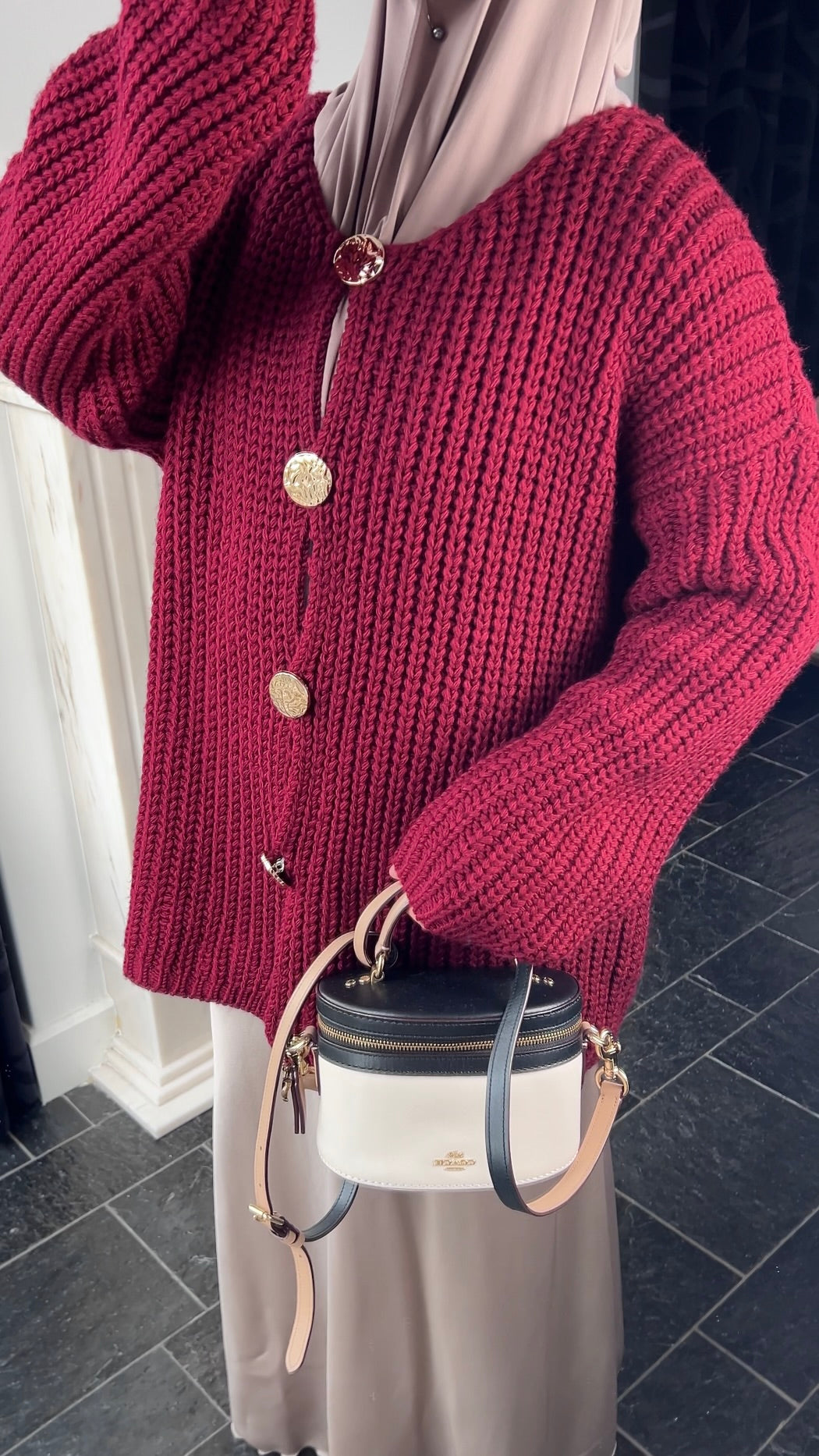 BURGUNDY BUTTON CARDIGAN