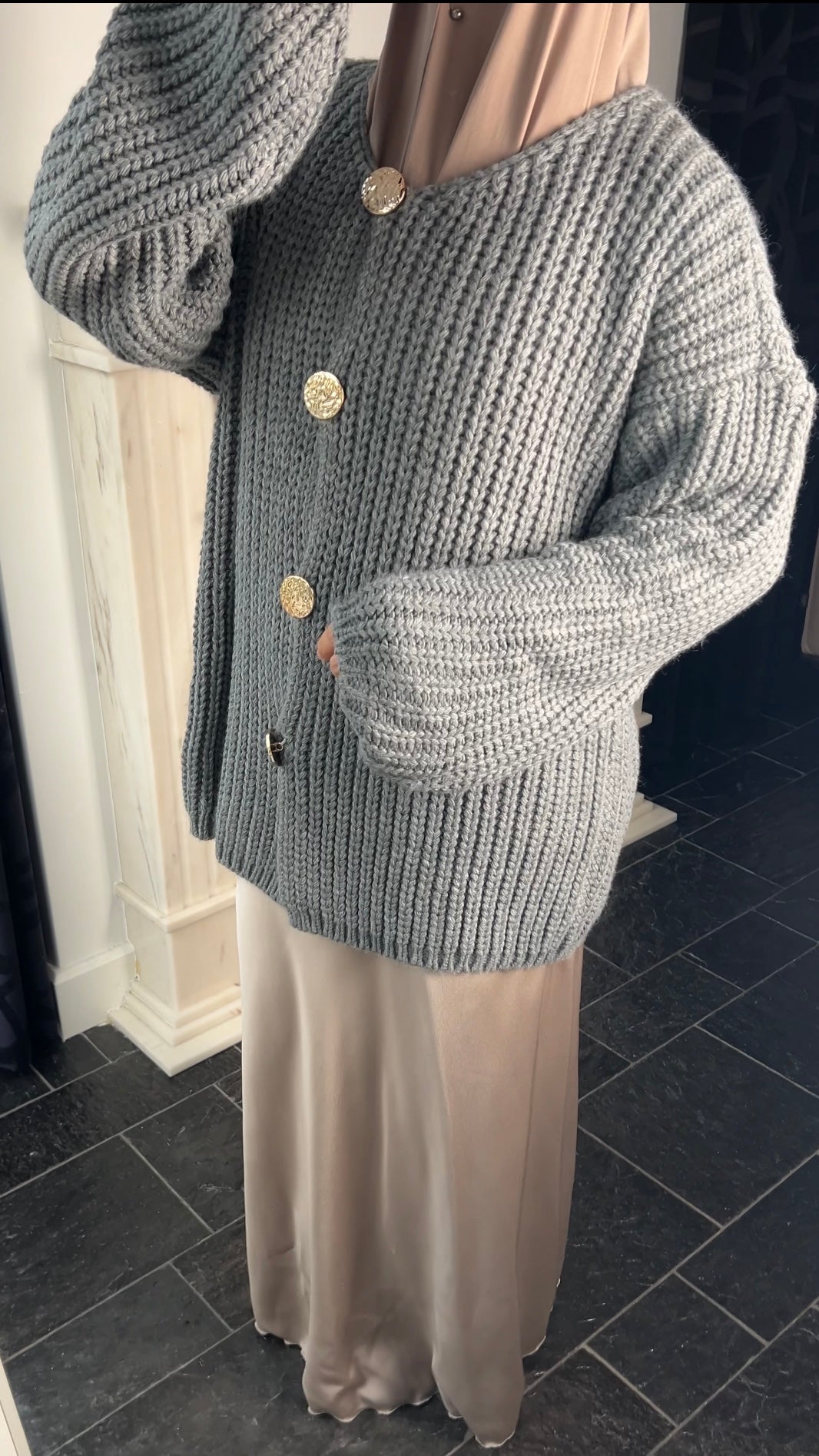 GREY BUTTON CARDIGAN