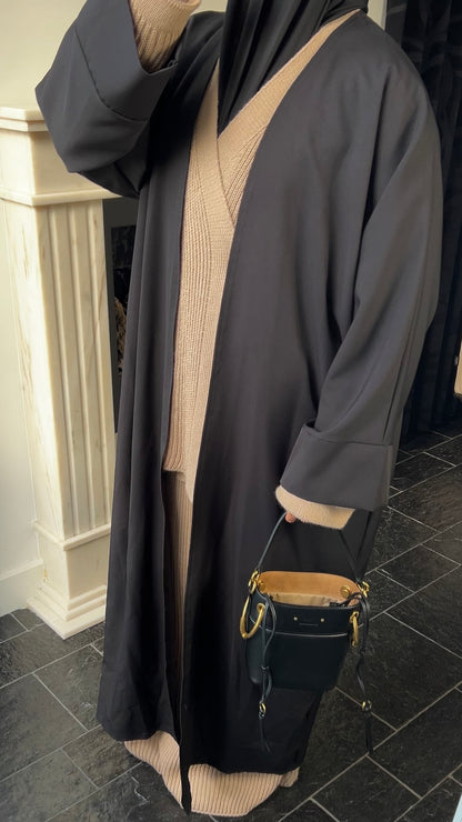 BLACK ESSENTIAL ABAYA