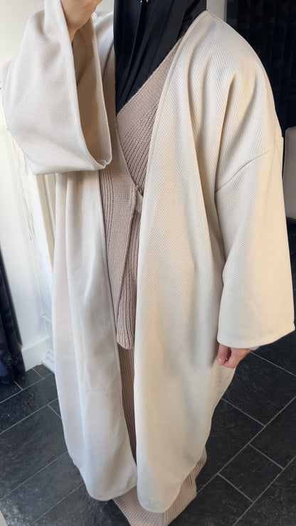 BEIGE RIBBED ABAYA COAT