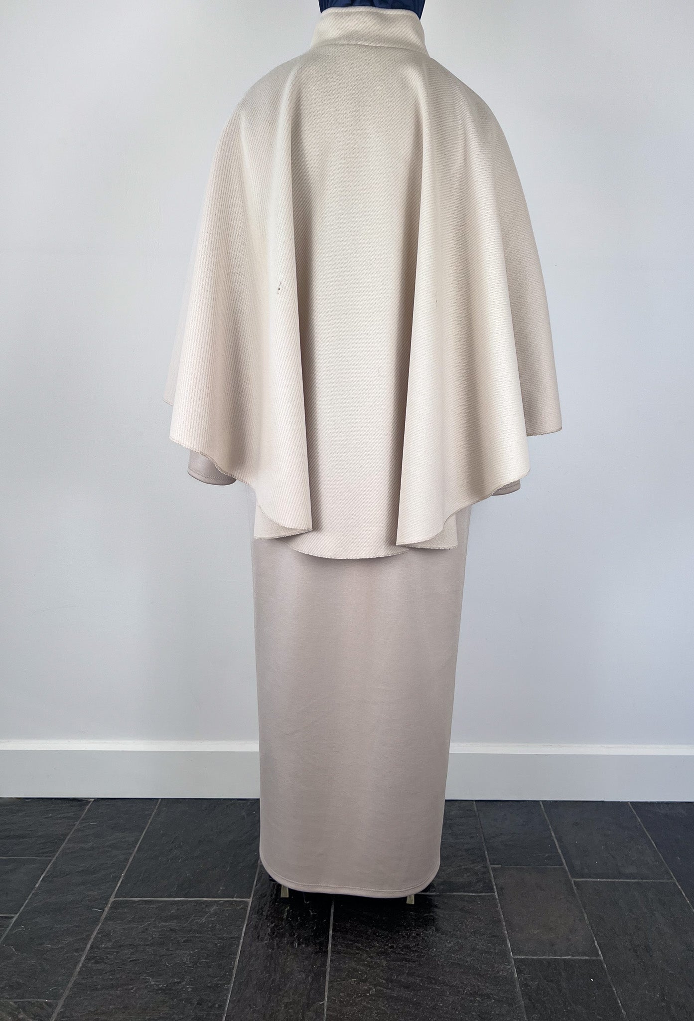 BEIGE RIBBED BELT PONCHO