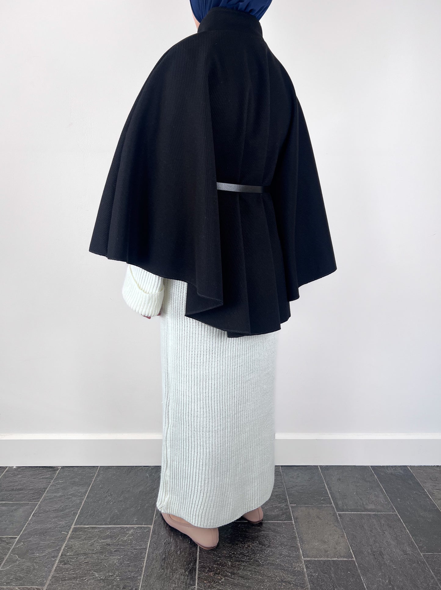 BLACK RIBBED BELT PONCHO