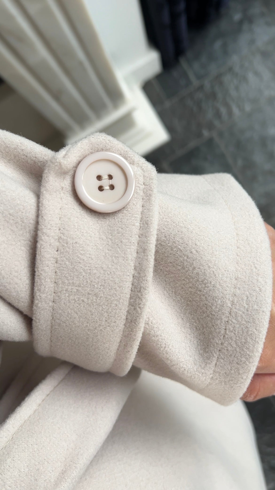 BEIGE MID TRENCHCOAT