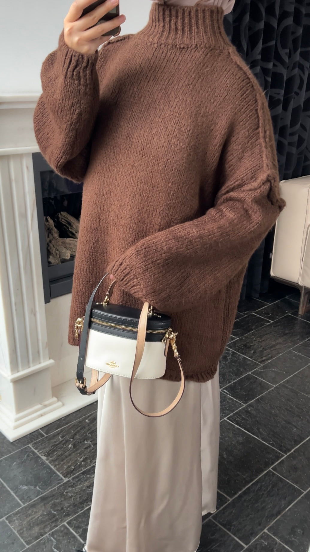 CHOCO FLUFFY SWEATER