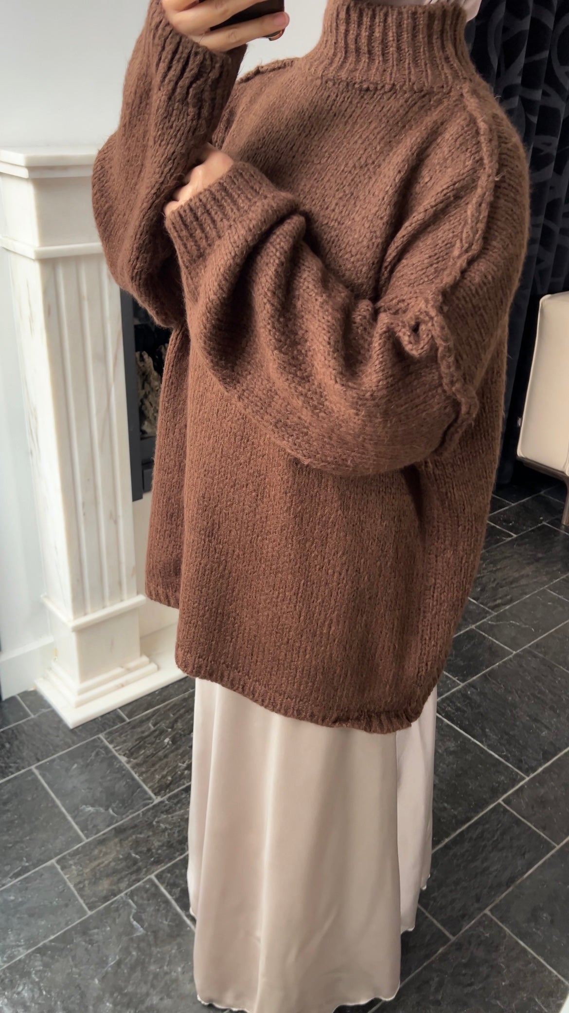 CHOCO FLUFFY SWEATER