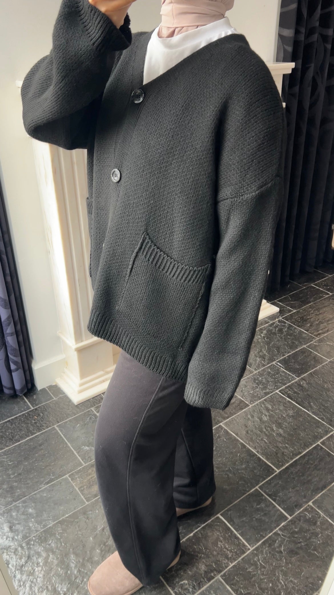 BUTTON CARDIGAN BLACK