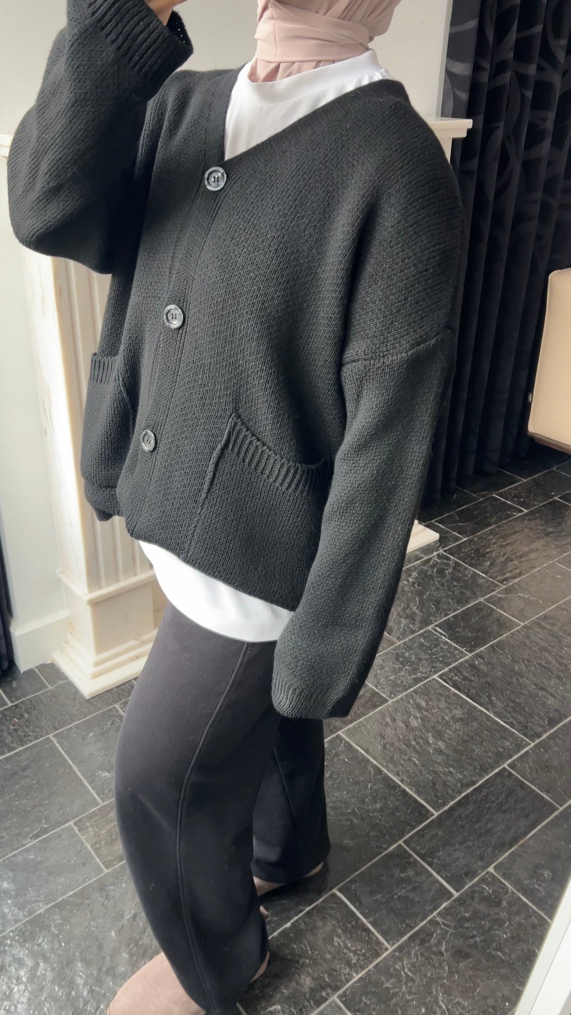 BUTTON CARDIGAN BLACK