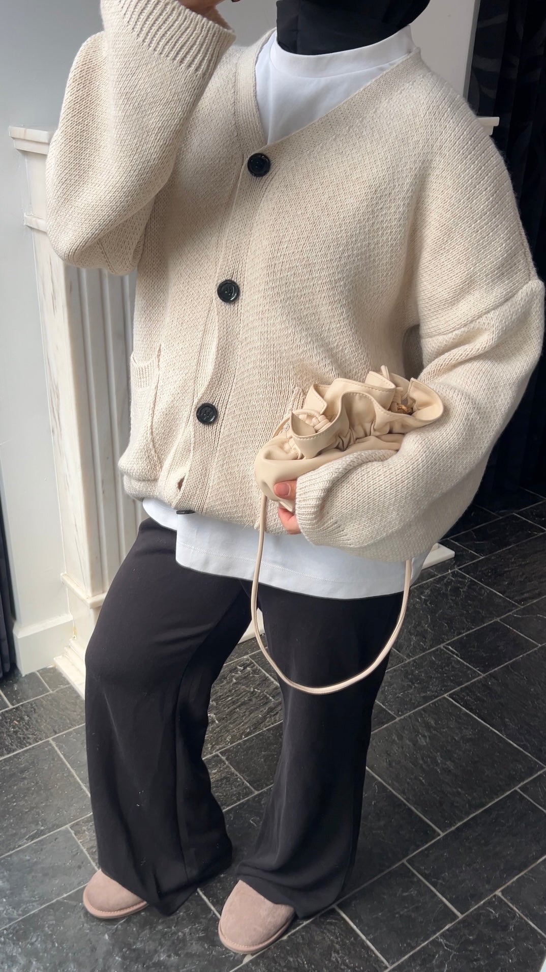 BUTTON CARDIGAN BEIGE