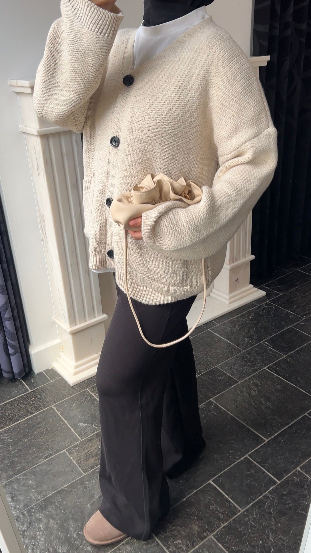 BUTTON CARDIGAN BEIGE