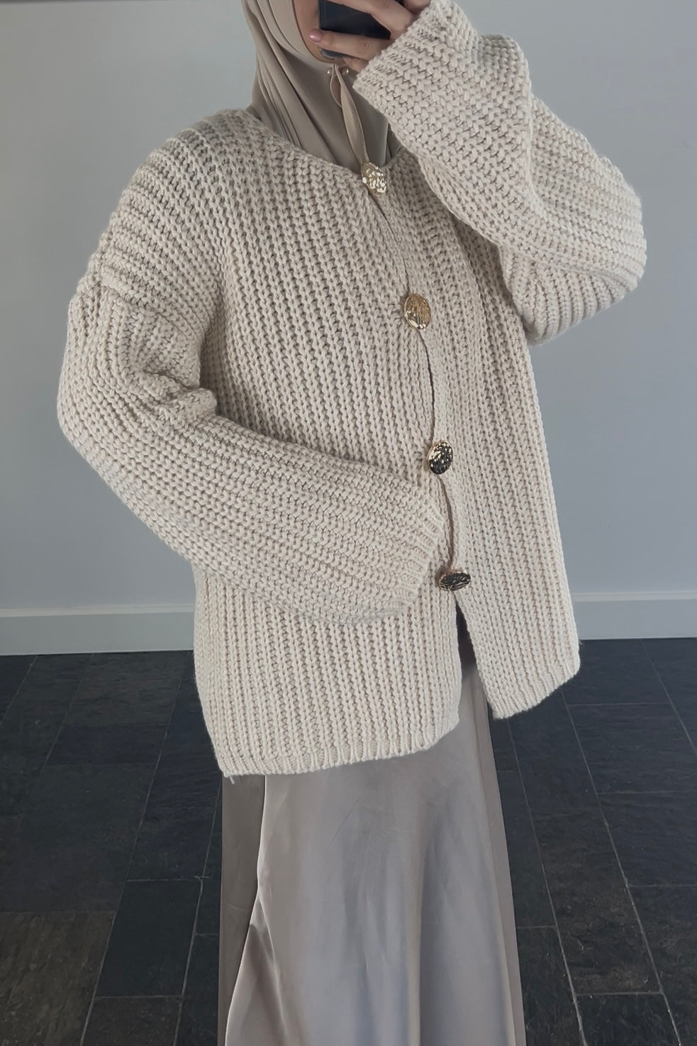 BEIGE BUTTON CARDIGAN