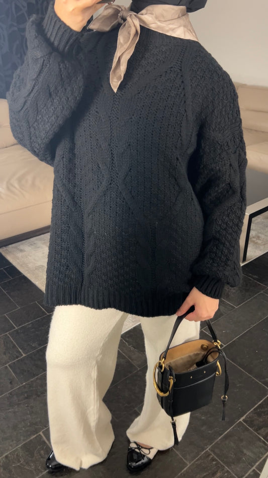 BLACK CABLE KNIT SWEATER
