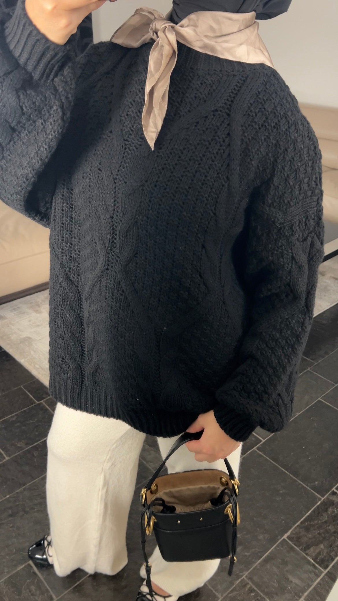 BLACK CABLE KNIT SWEATER