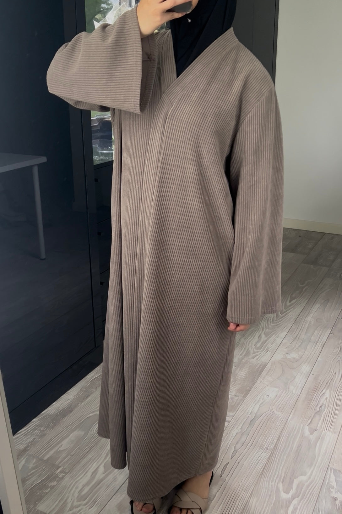 TAUPE RIBBED ABAYA