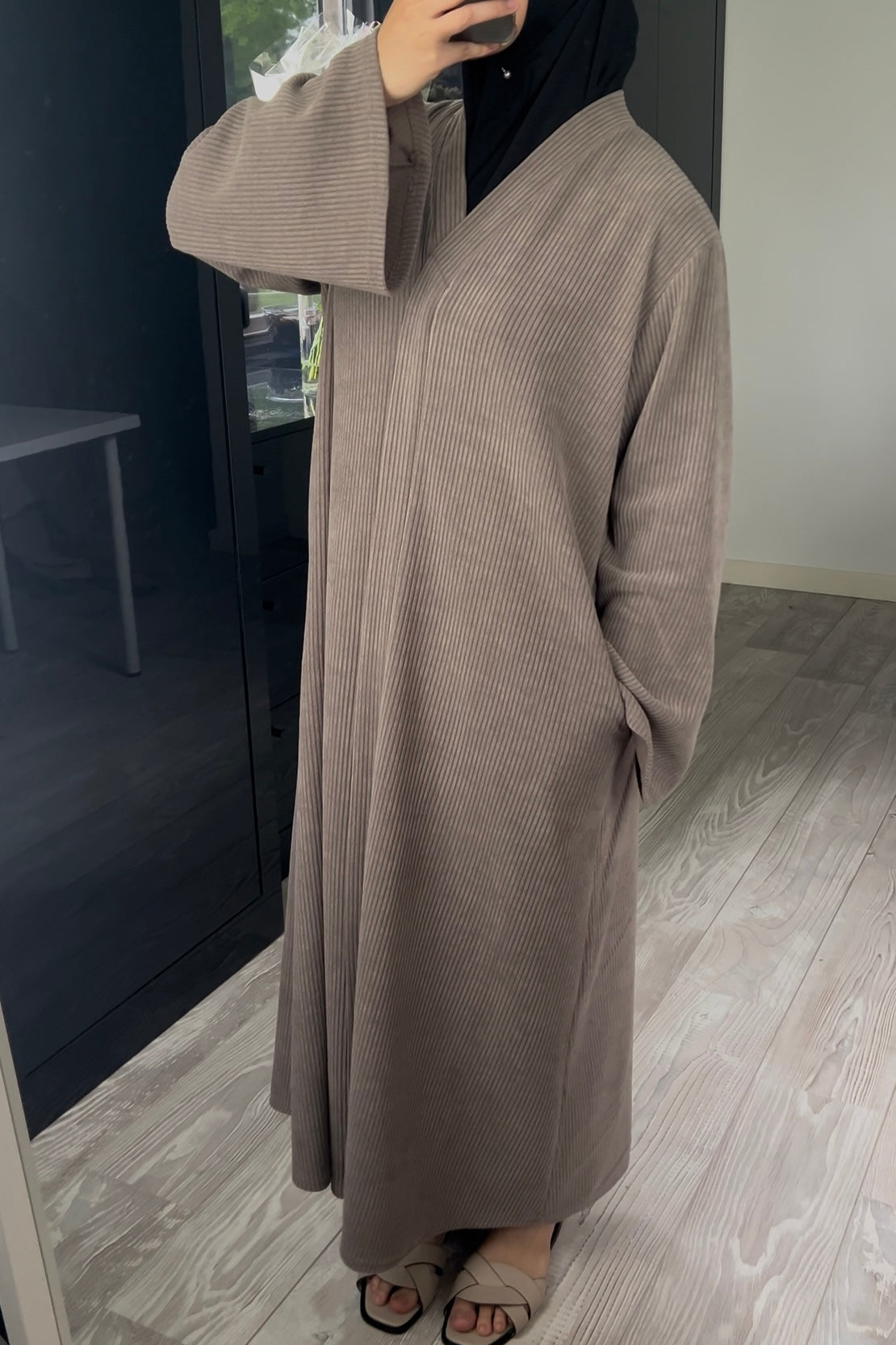 TAUPE RIBBED ABAYA