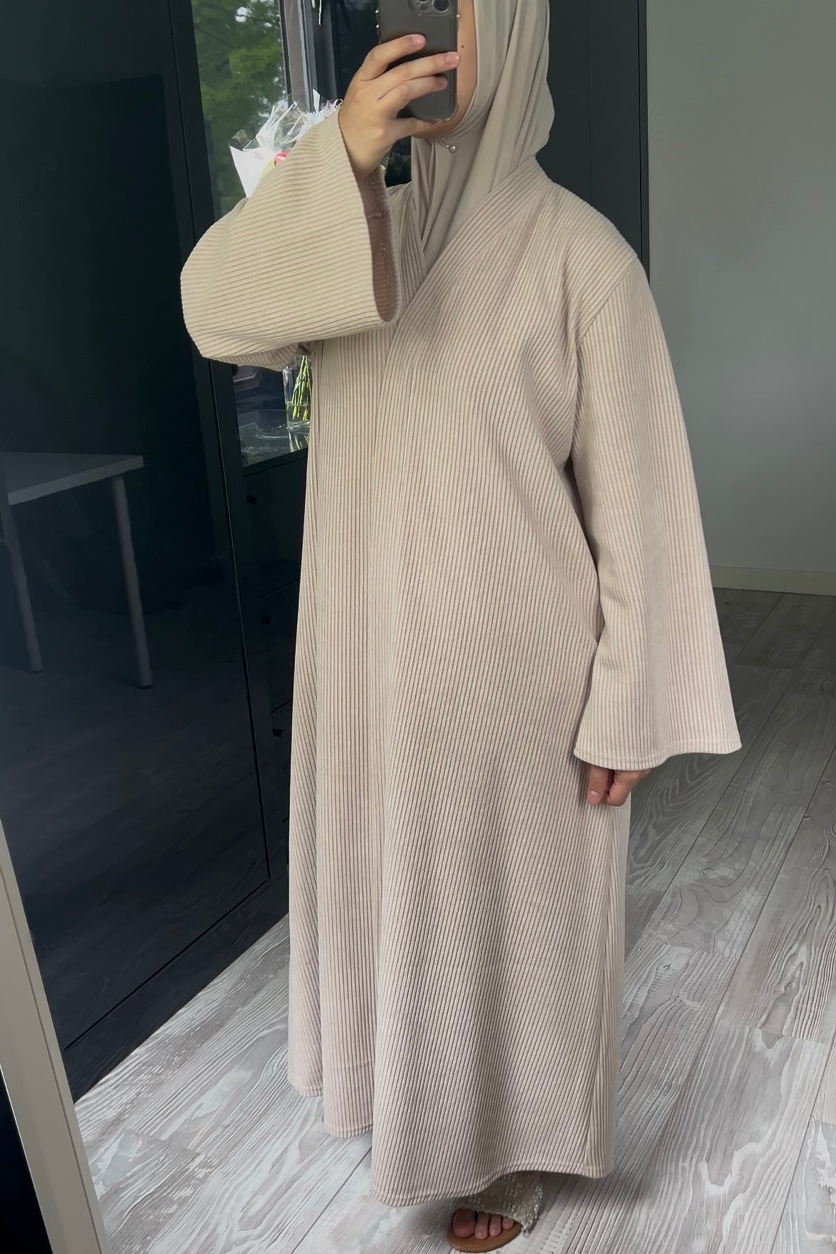 BEIGE RIBBED ABAYA