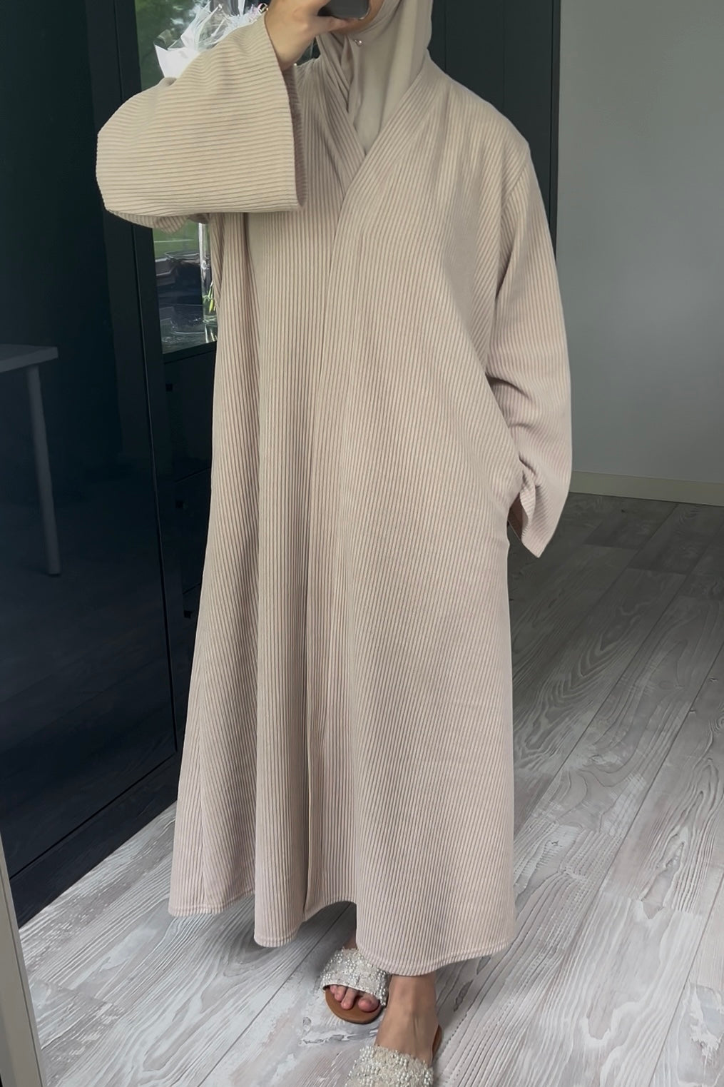 BEIGE RIBBED ABAYA