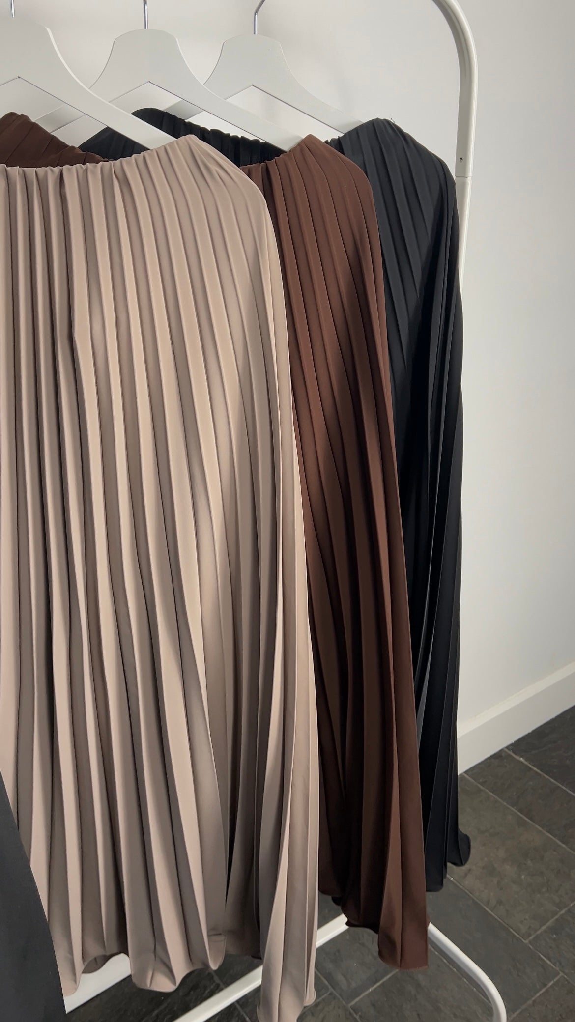 BROWN PLISSÉ SKIRT