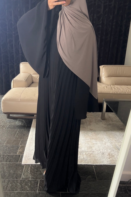 BLACK PLEATED DRESS