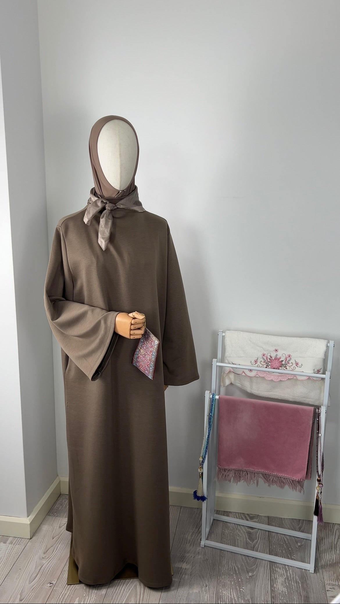 COMFY JERSEY DRESS TAUPE