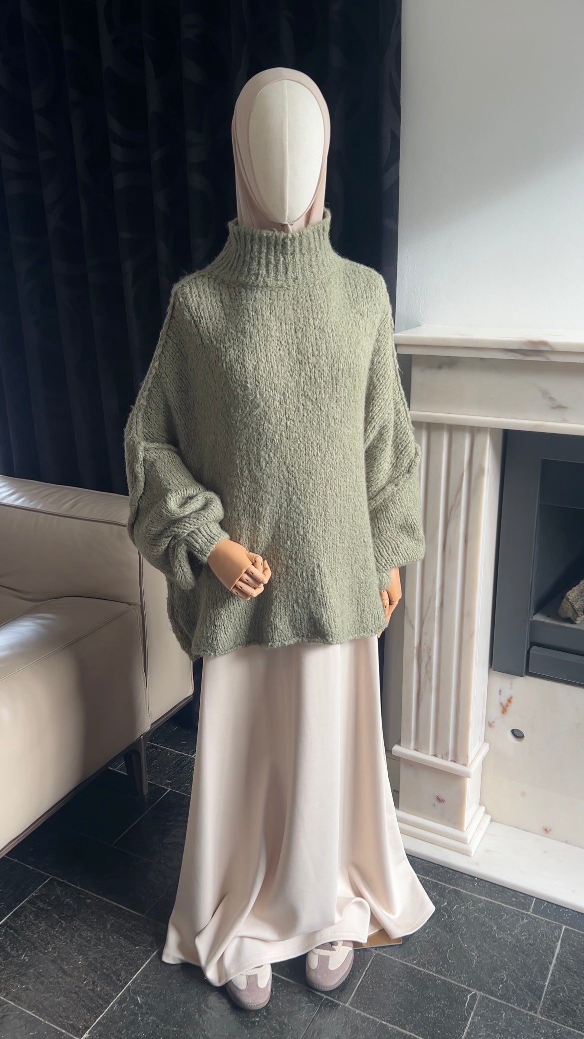 FLUFFY SWEATER SAGE GREEN