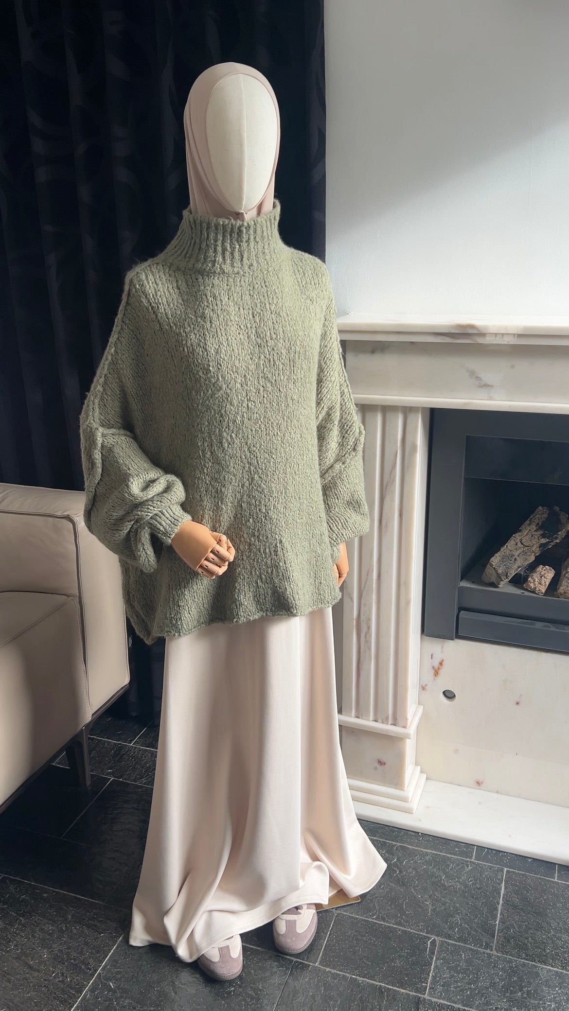 FLUFFY SWEATER SAGE GREEN