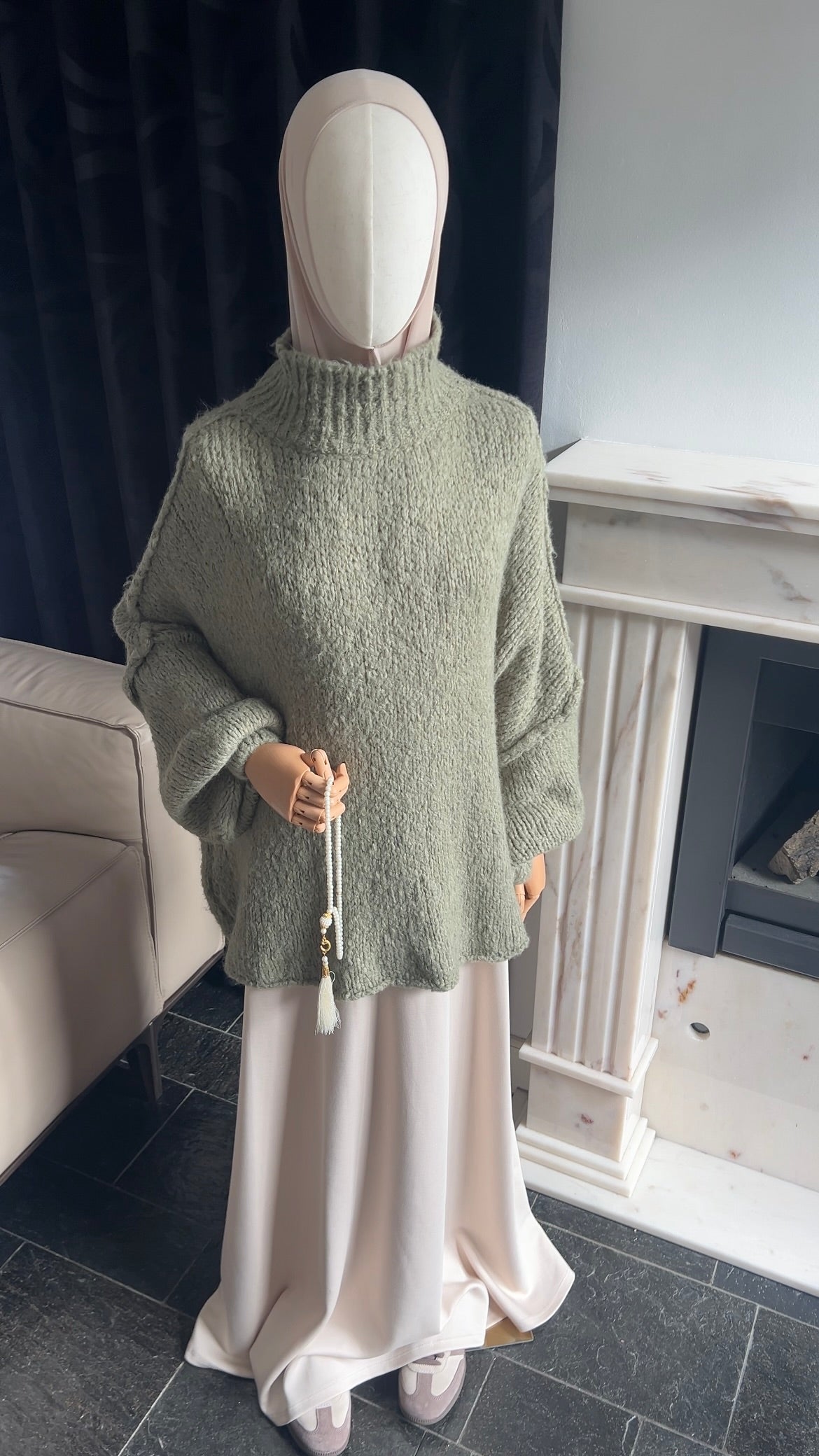 FLUFFY SWEATER SAGE GREEN