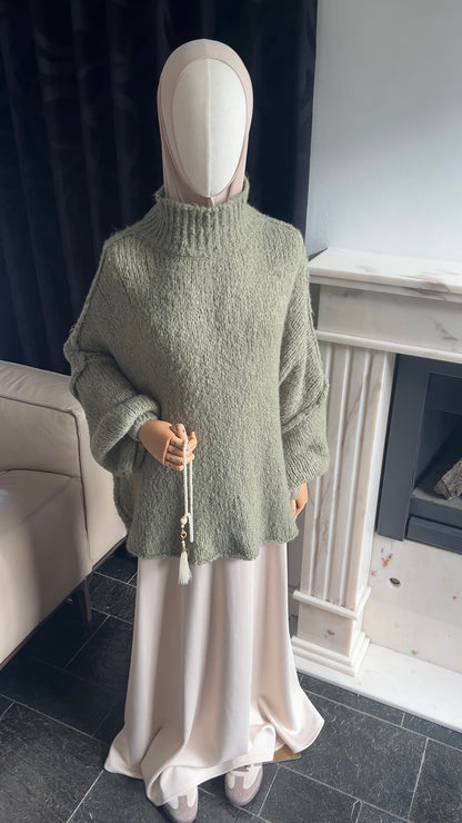 FLUFFY SWEATER SAGE GREEN