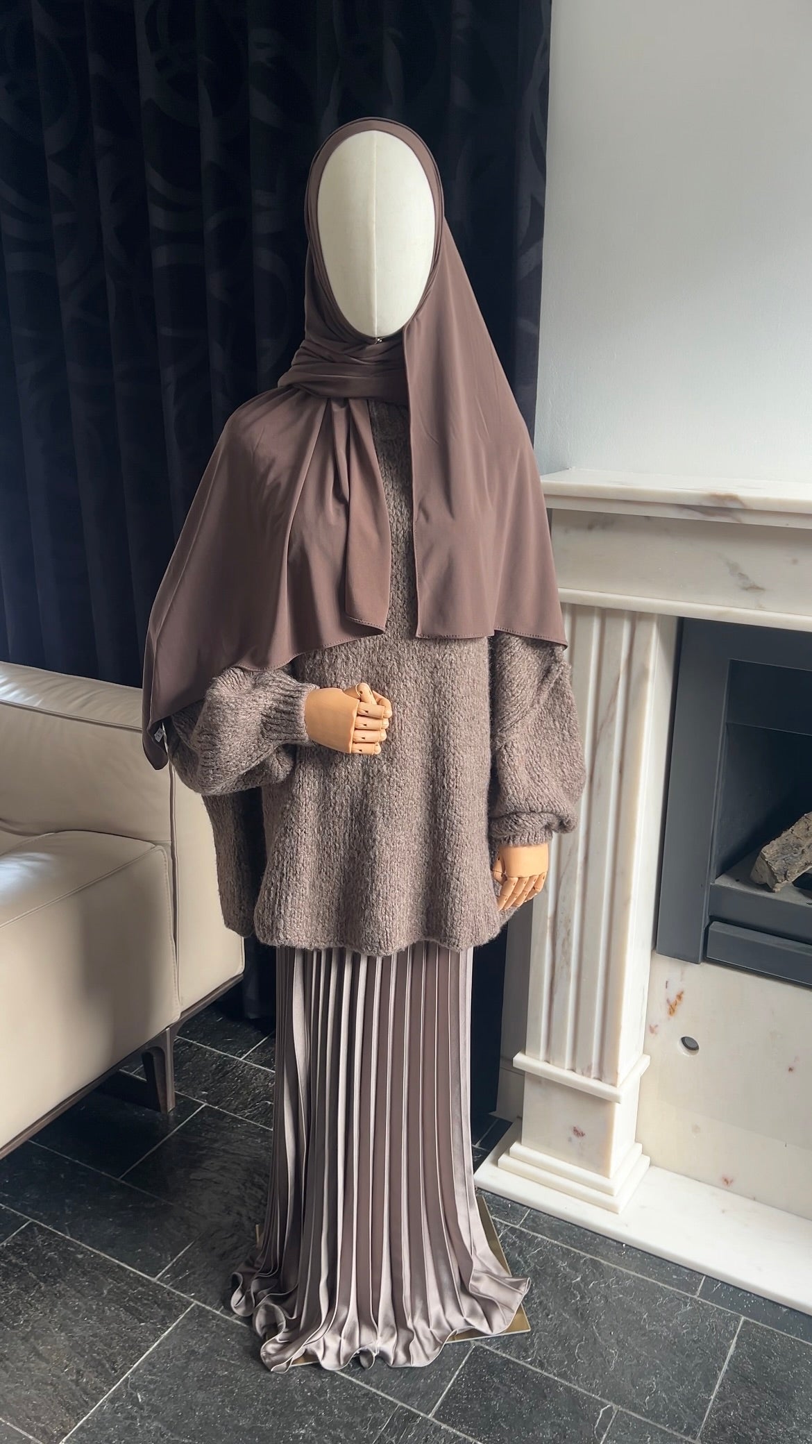 FLUFFY SWEATER TAUPE